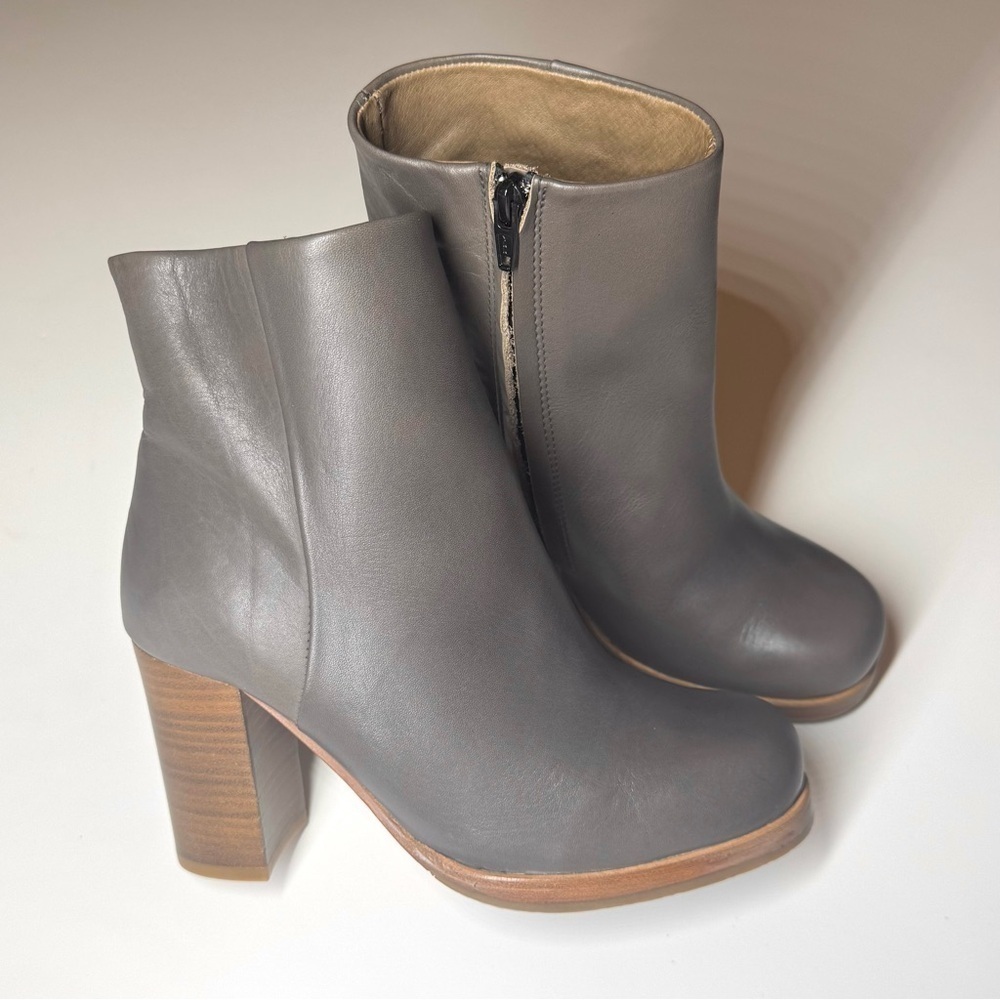 Cubanas Women’s Gray Leather Ankle Boots Size- 7